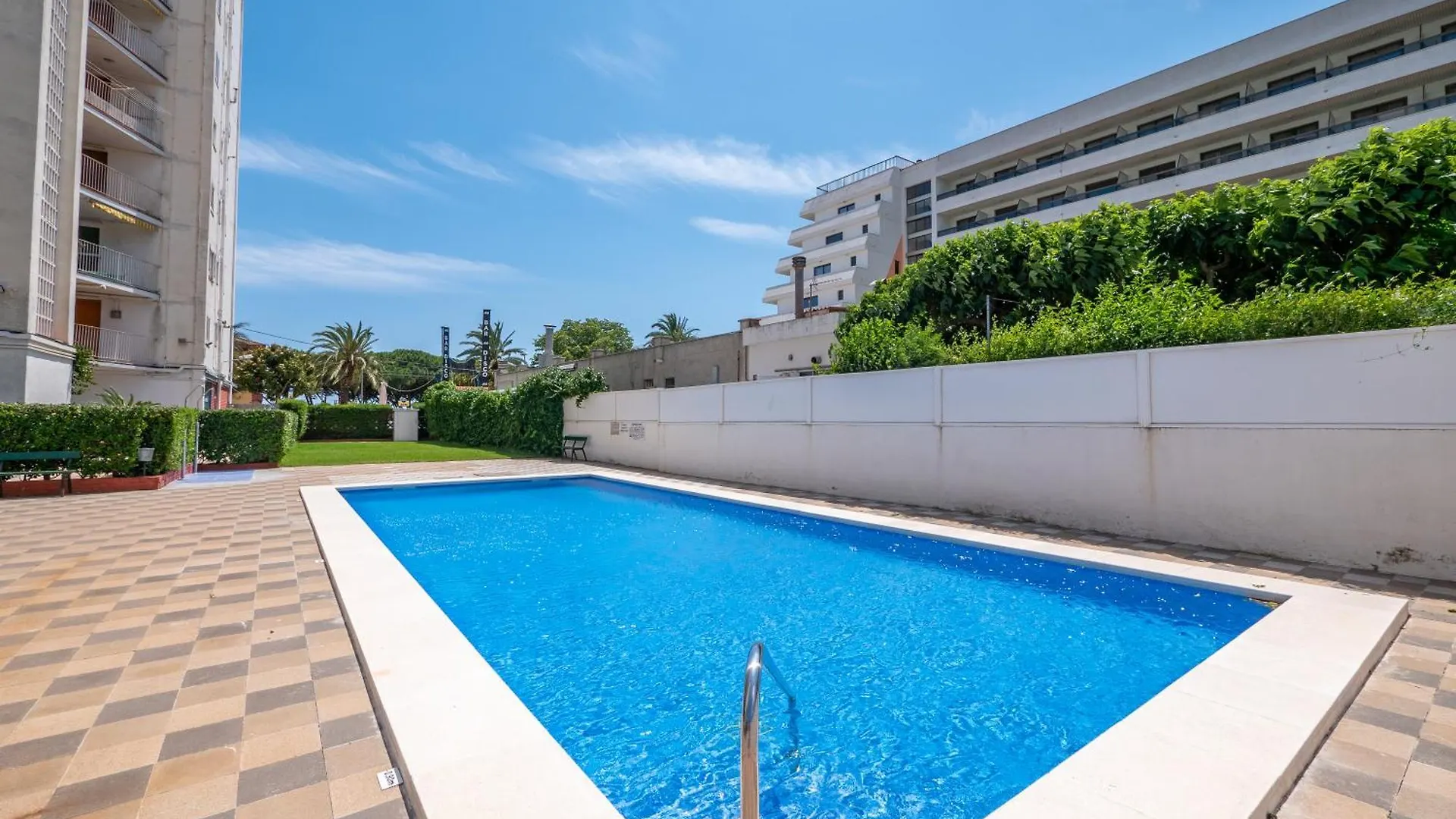 Apartment Homeholidaysrentals Margie - Costa Barcelona Malgrat de Mar Spain